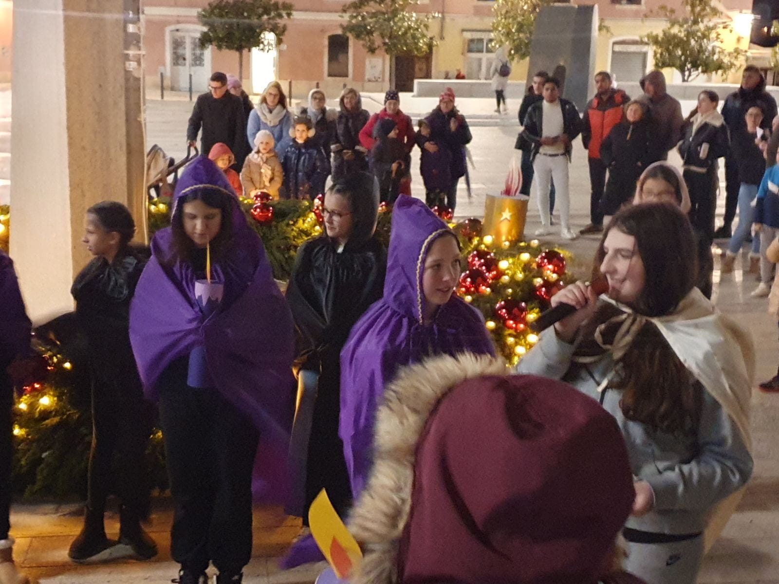 Upaljena je prva adventska svijeća i u Poreču
